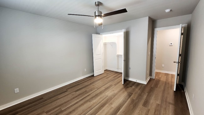 Building Photo - 5696 W Wedington Dr