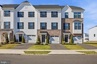 Building Photo - 17 Sage Wy