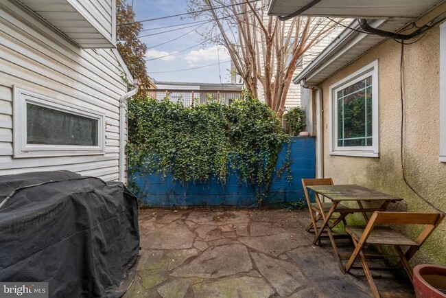 Building Photo - 110 Birckhead St