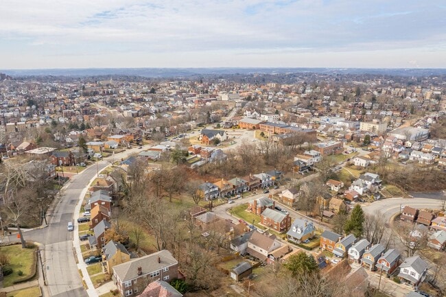 Building Photo - Gorgeous 3 bedroom home in Brookline avail...