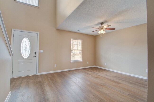 Building Photo - $500 move in special Inquire with our leasing office
