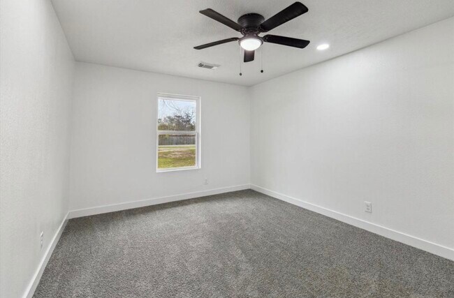 Building Photo - 1210 Burning Tree Rd