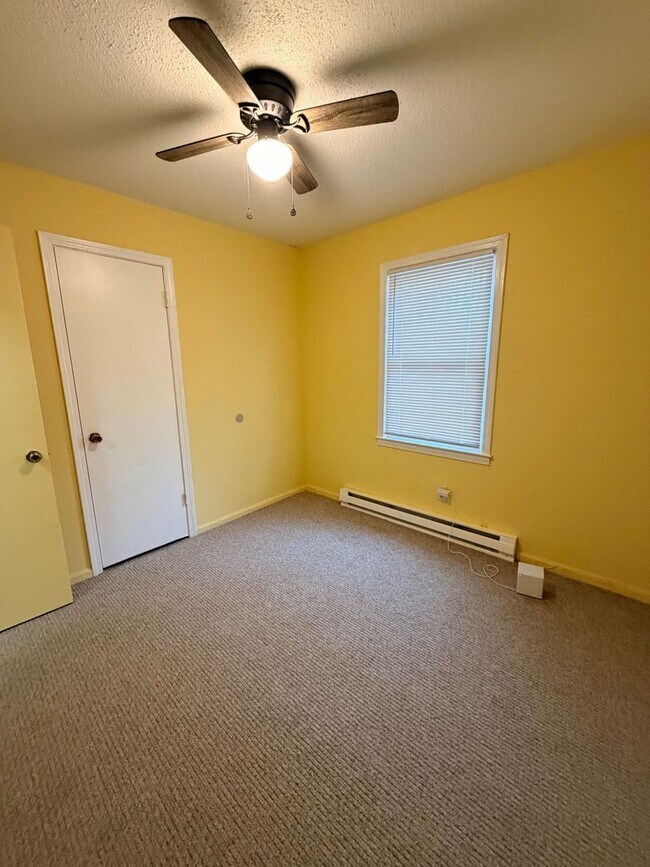 Building Photo - 307 McKellar Dr