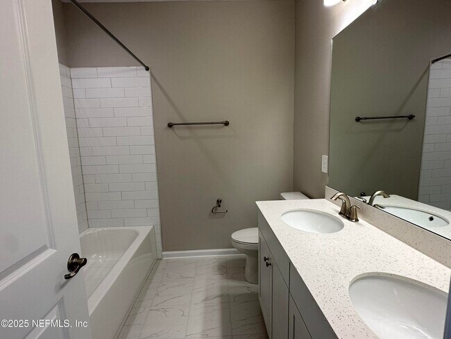 Building Photo - 609 Cherry Elm Dr