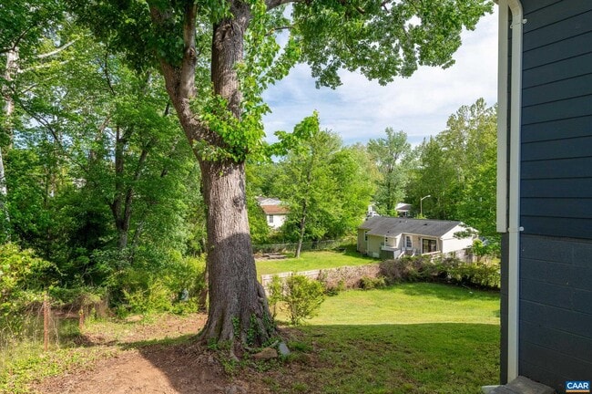 Building Photo - 105 Hartmans Mill Rd