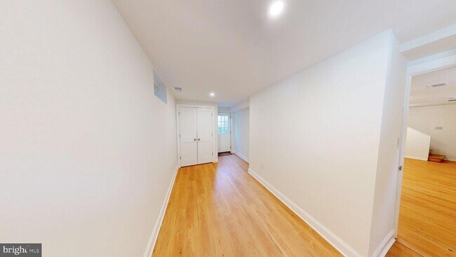 Building Photo - 11 Indian Spring Dr