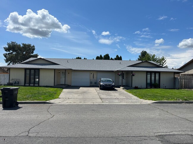 Primary Photo - 4202 Storm Ave