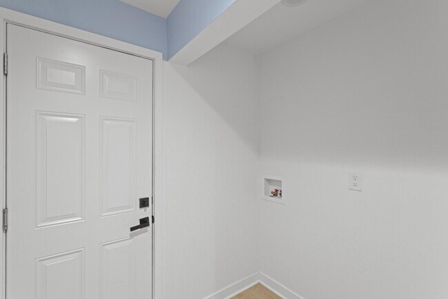 Building Photo - 8996 Newport Ave