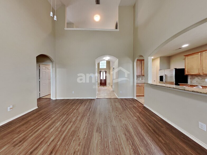 Building Photo - 21349 Thurston Crossing Dr