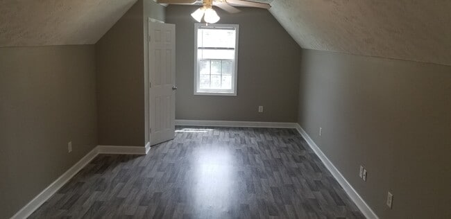 Building Photo - 3706 Pioneer Dr