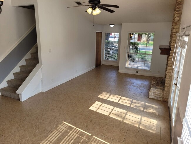 Living room - 8801 Clearbrook Trail