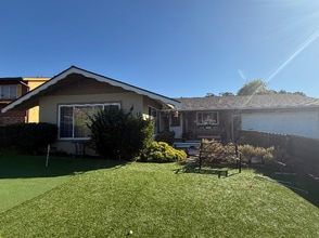 Building Photo - 3191 Saddle Dr