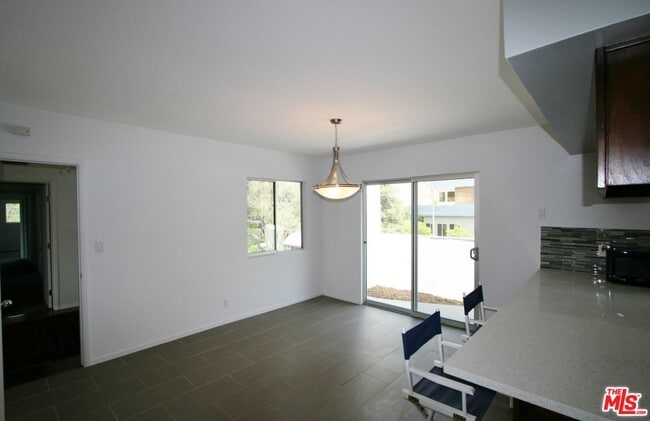 Building Photo - 2657 Zorada Dr