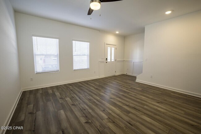 Building Photo - 5862 Tyndall Pkwy