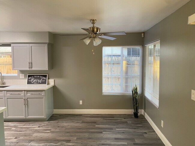 Building Photo - Gorgeous 3 BD 2 BA remodeled home availabl...