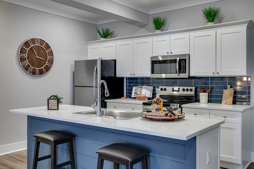 Building Photo - Paragon Luxury Apartments