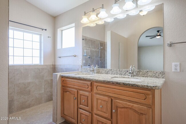 Building Photo - 12759 N 86th Dr