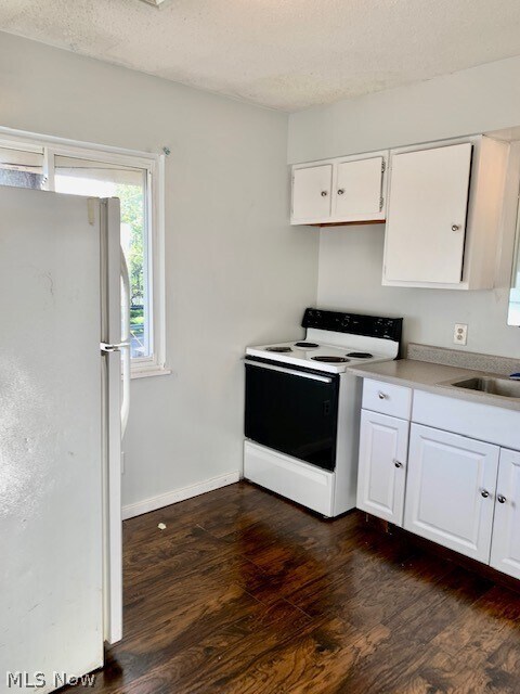 Building Photo - 2047 20th St SW