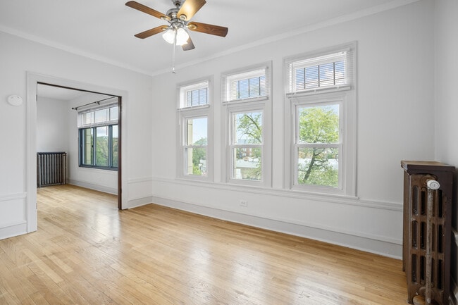 Building Photo - 2342 N Spaulding Ave