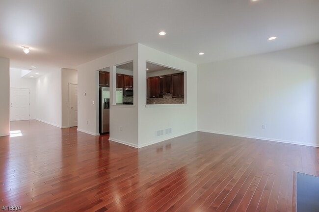 Building Photo - 15 DeCroce Ct