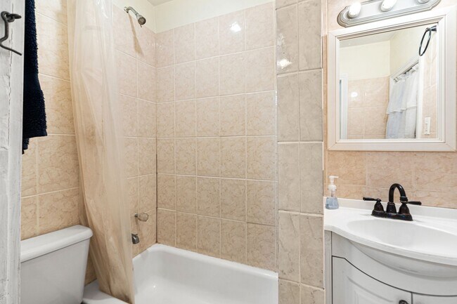 Building Photo - 3229 Almond St