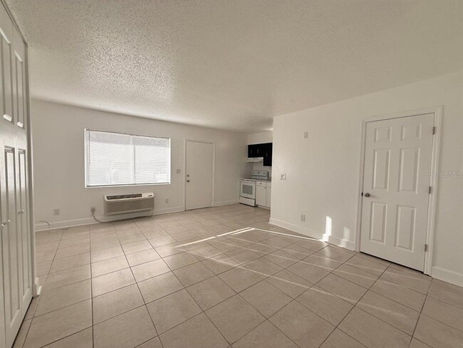 Building Photo - 3301 58th Ave S