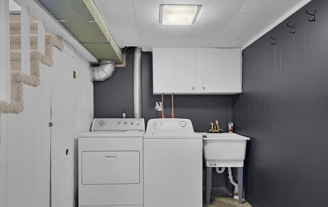 Building Photo - 1130 Ottillia St SE