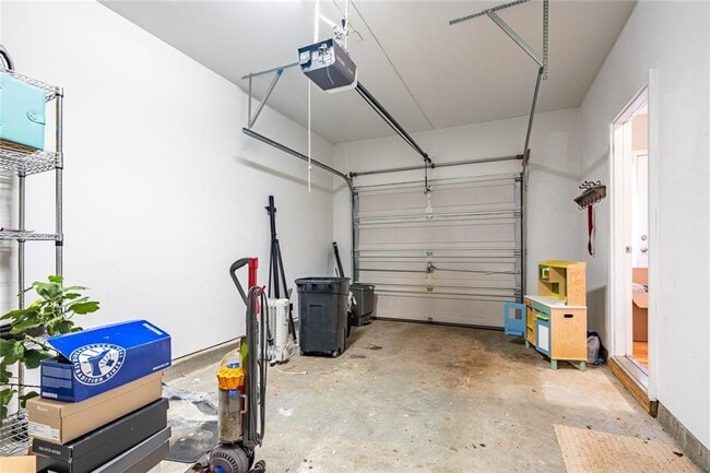 Building Photo - 2302 Towneheights Terrace SE