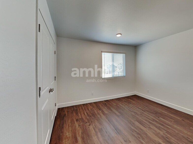 Building Photo - 17116 W Townley Ave