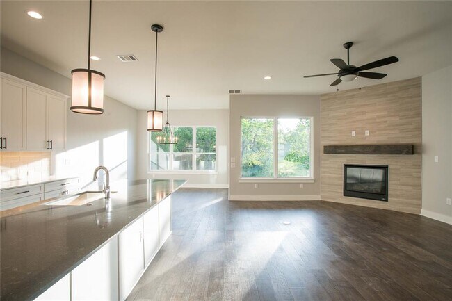 Building Photo - 3022 Sunridge Dr