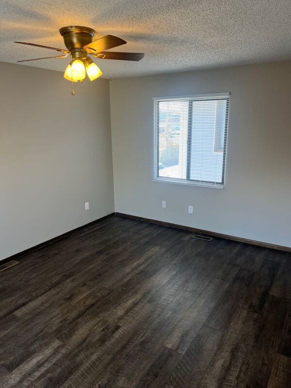 Building Photo - 1242 E Guinevere St