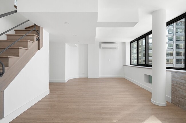 Building Photo - 224 E 52nd St