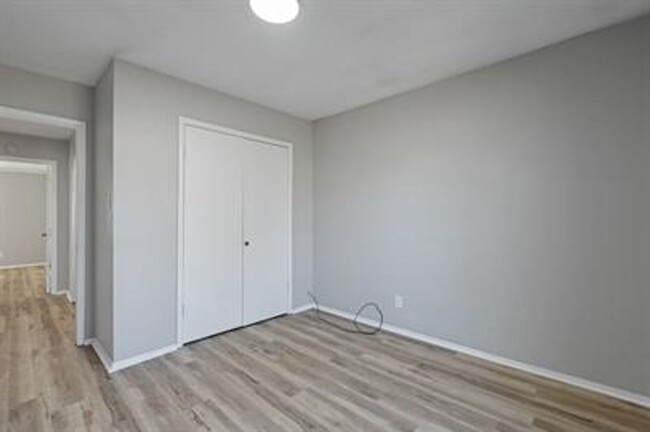 Building Photo - Beautifully Remodeled Home in a Prime Hunt...