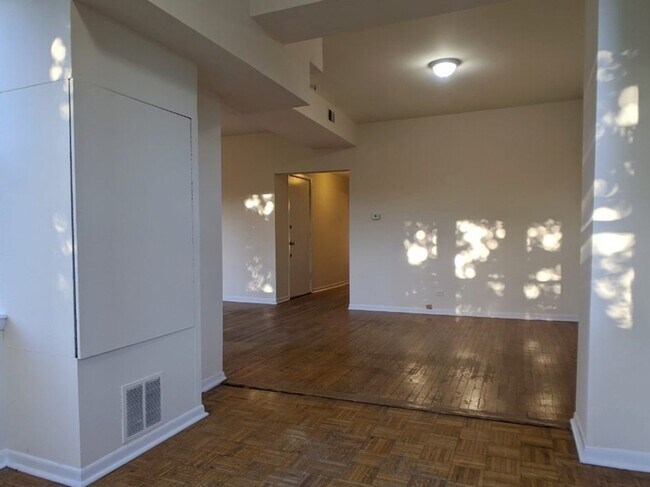 Building Photo - 2323 N Kedzie Blvd