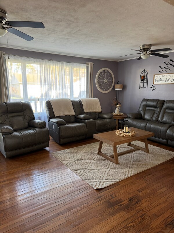 Building Photo - 637 2nd St