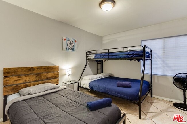 Building Photo - 6659 Amigo Ave