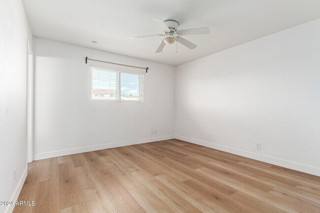Building Photo - 1854 E Palmcroft Dr