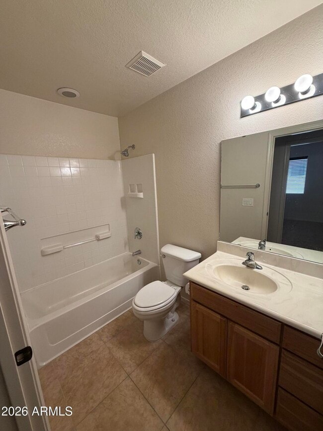 Building Photo - 4662 Redwood St