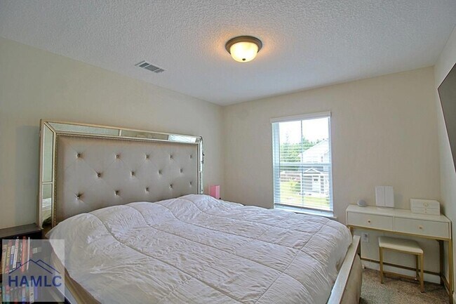 Building Photo - 681 Abode Ave