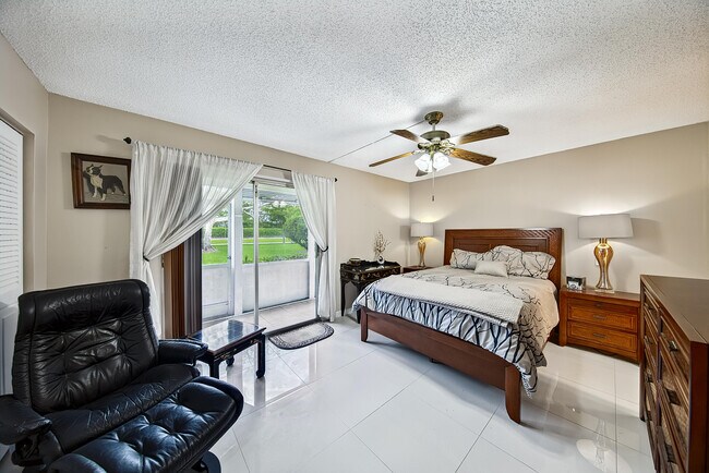 Building Photo - 96 Fanshaw Dr