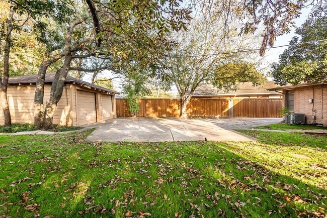 Building Photo - 6523 E Mockingbird Ln