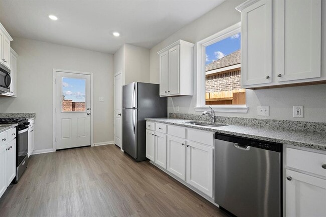 Building Photo - 1031 Rosewood Trl