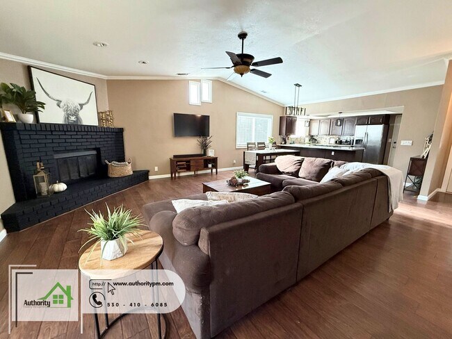 Building Photo - 2583 Velia St