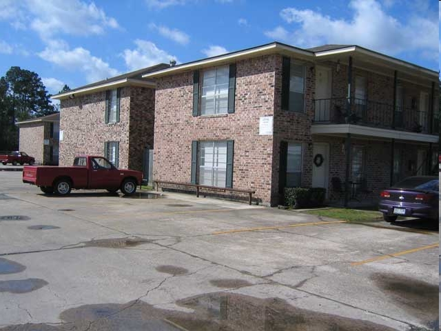 Building Photo - Stagecoach West Apartments