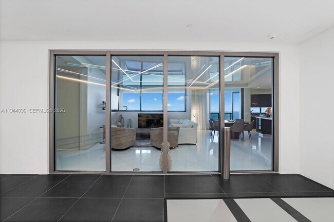 Building Photo - 18555 Collins Ave