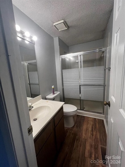 Building Photo - Room in House on Flint Glenn Ln