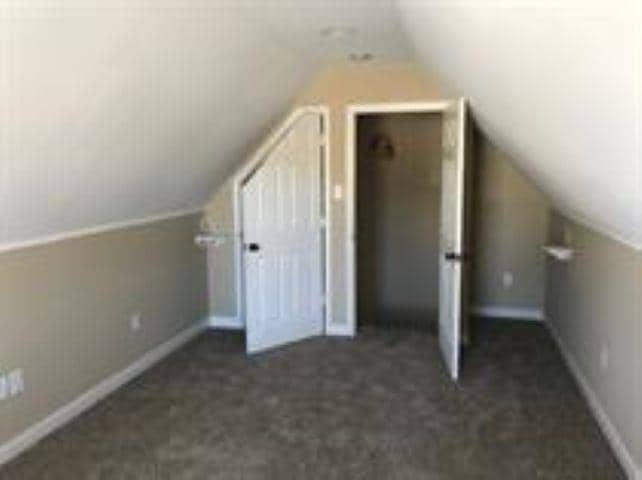 Building Photo - 100 Clay Hills Dr