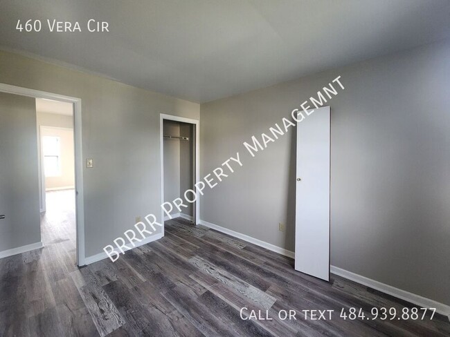 Building Photo - 460 Vera Cir