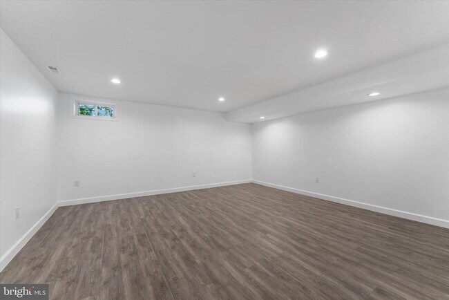 Building Photo - 217 Bridgewater Dr