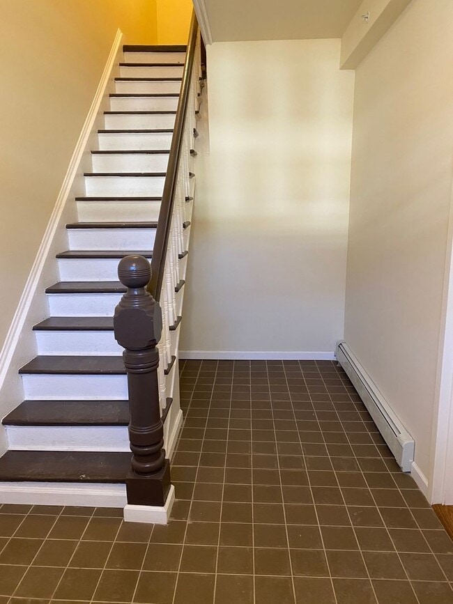 Building Photo - 12 S Miller St